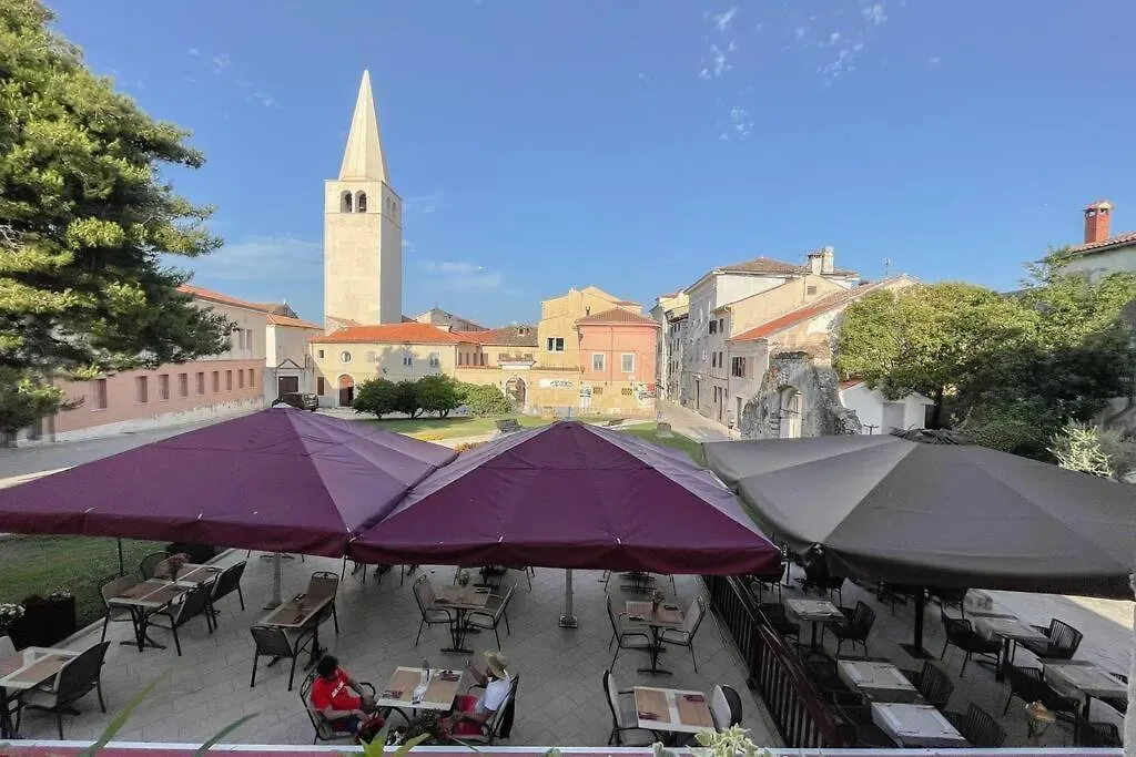 Apartment The Bungalow By The Sea In Historic Porec Old City