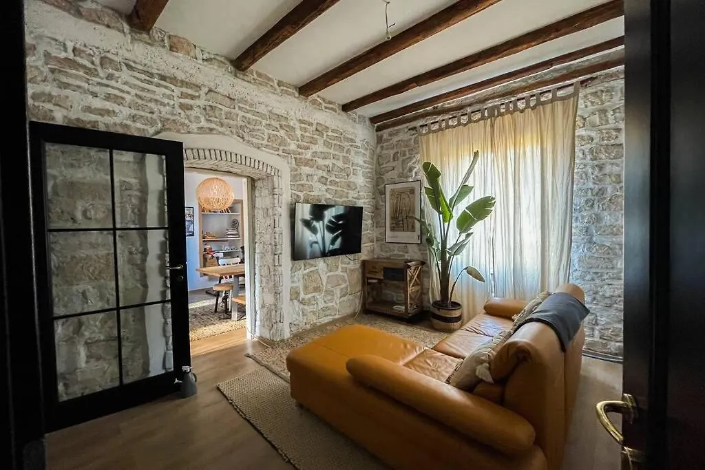 The Bungalow By The Sea In Historic Porec Old City