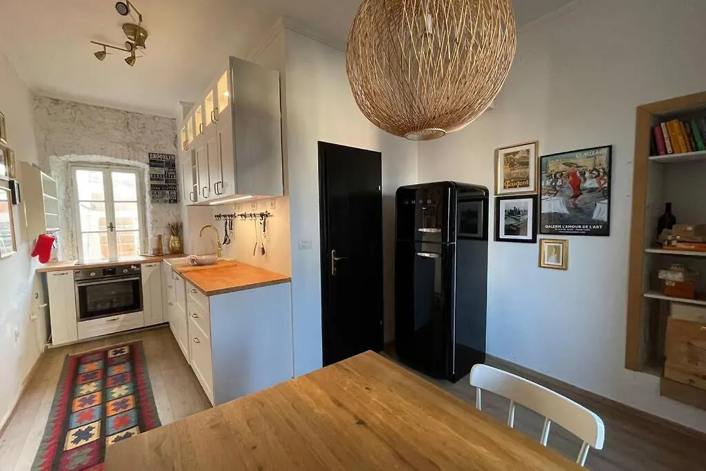 Apartment The Bungalow By The Sea In Historic Porec Old City
