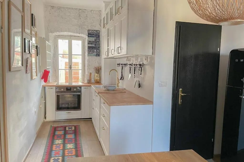 The Bungalow By The Sea In Historic Porec Old City