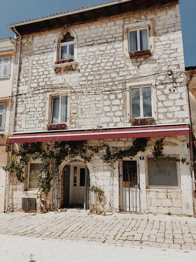 The Bungalow By The Sea In Historic Porec Old City Apartment